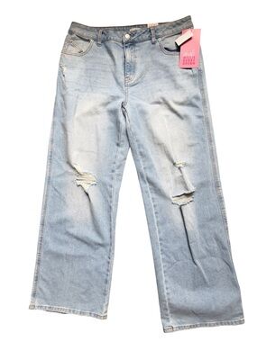 Mills by Millie Bobby Brown Women's Light Wash Boyfriend Jean